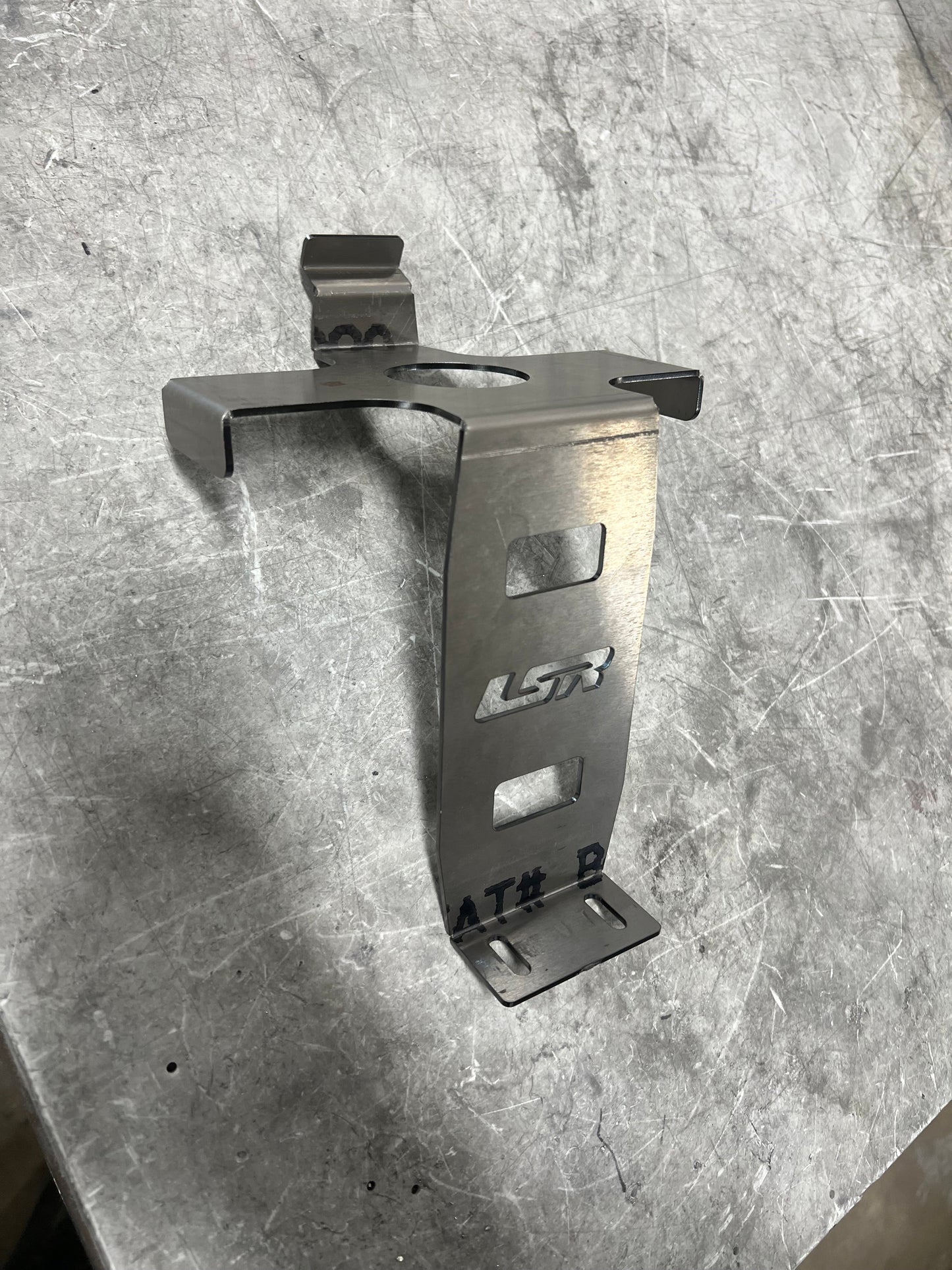 CAN-AM MAVERICK R BATTERY HOLD DOWN