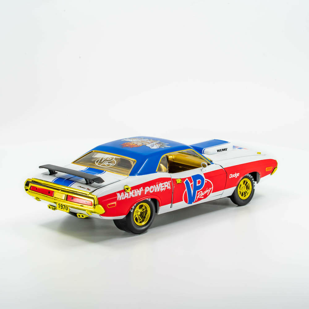 VP Racing 1970 Dodge Challenger Diecast— R/T HEMI 1:24 Scale